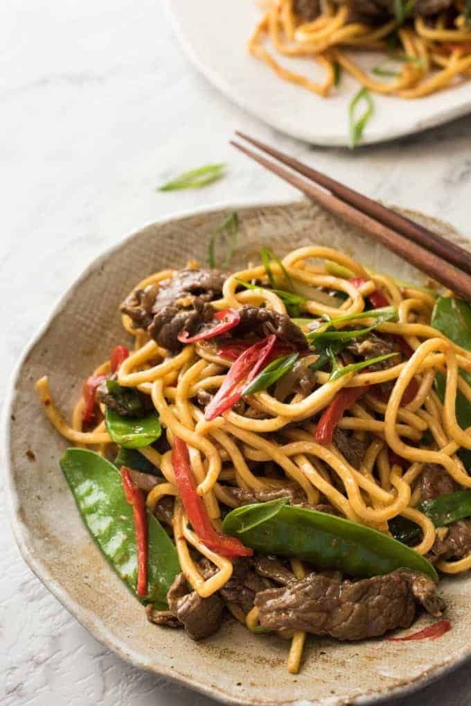 Spicy Beef Hokkien Noodles - An easy midweek meal you can make with whatever veg & proteins you have in your fridge!