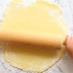 Preparation of easy homemade quiche crust