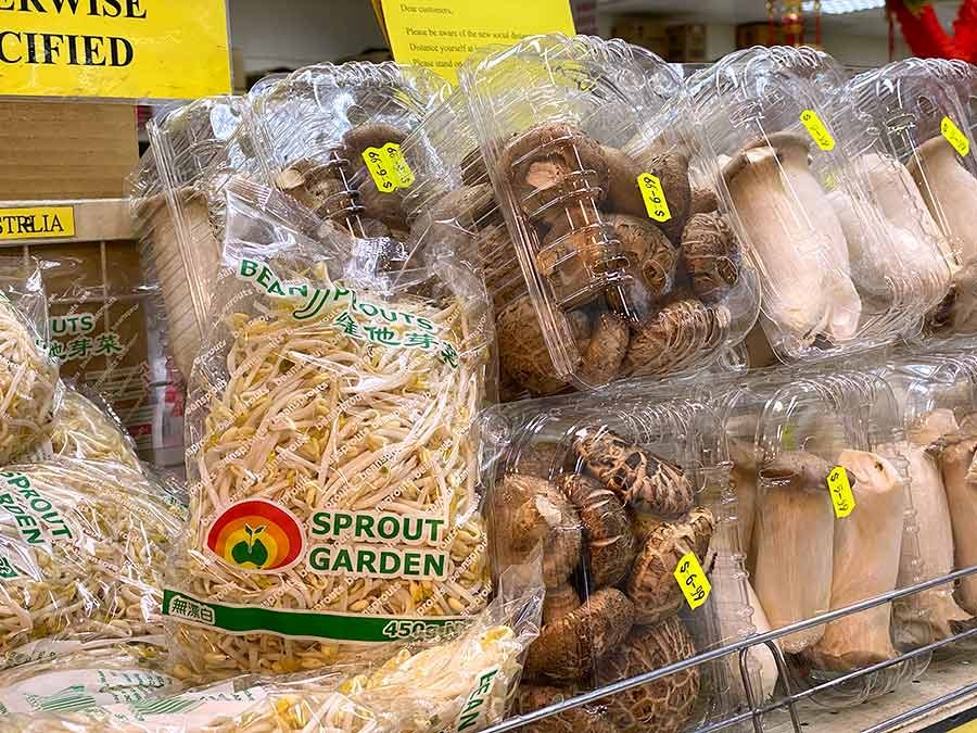 Beansprouts-and-mushrooms-Asian-market