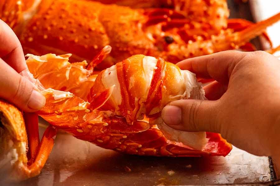 How to remove shell from lobster
